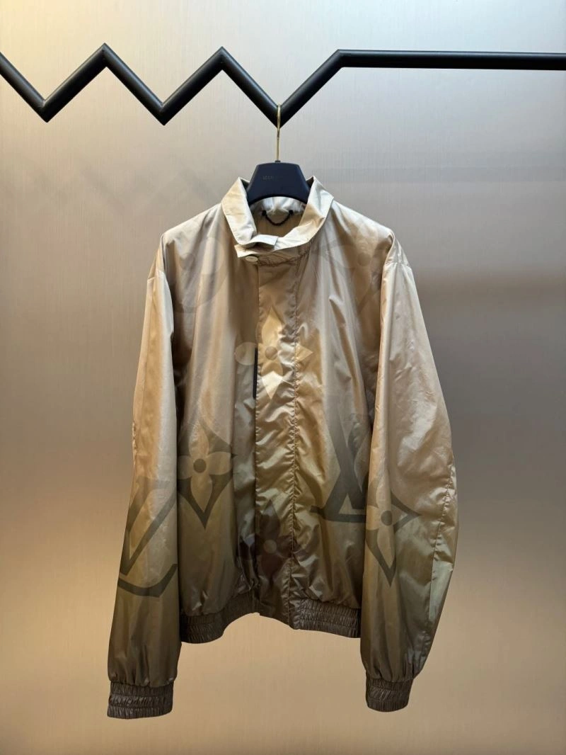 Louis Vuitton Outwear Classic 138636