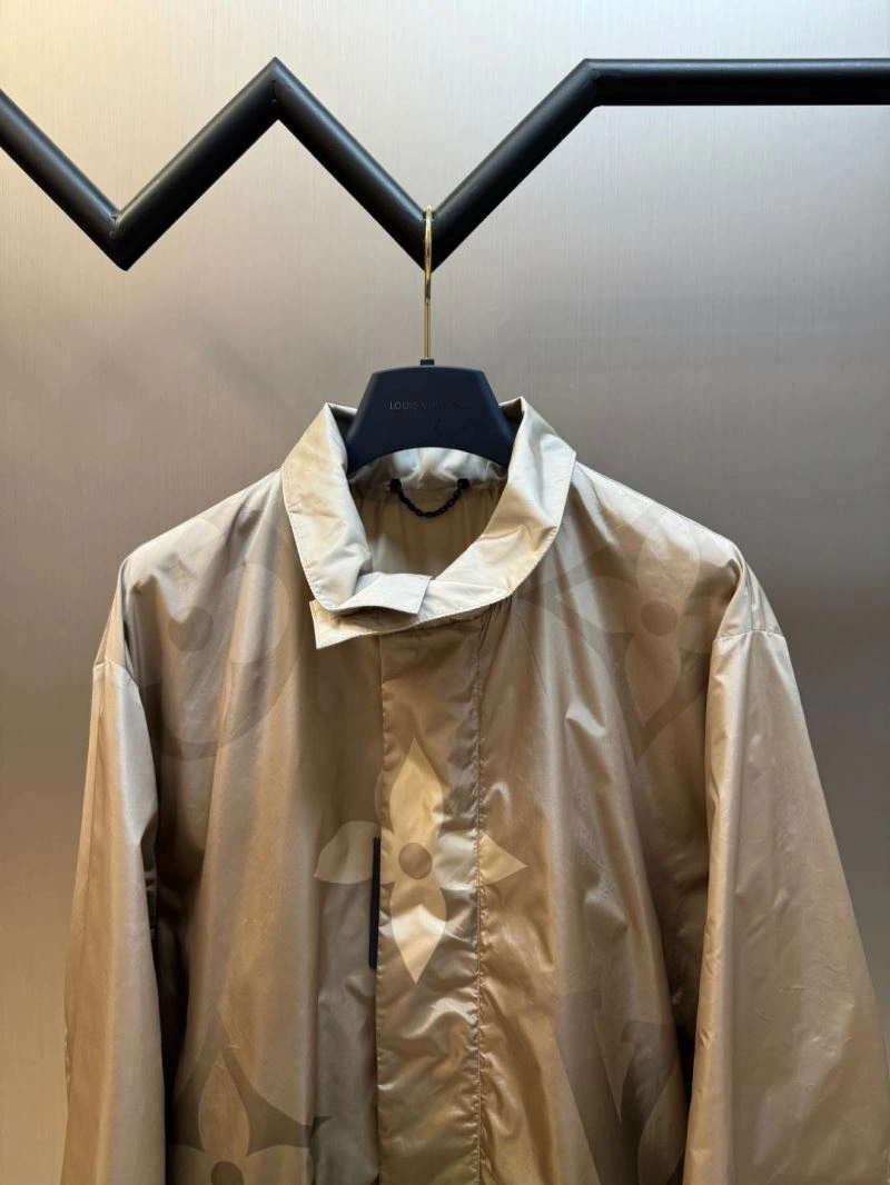 Louis Vuitton Outwear Classic 138636