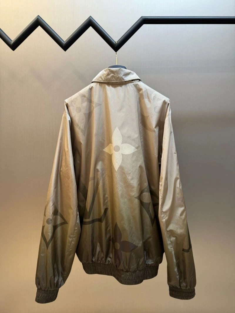 Louis Vuitton Outwear Classic 138636
