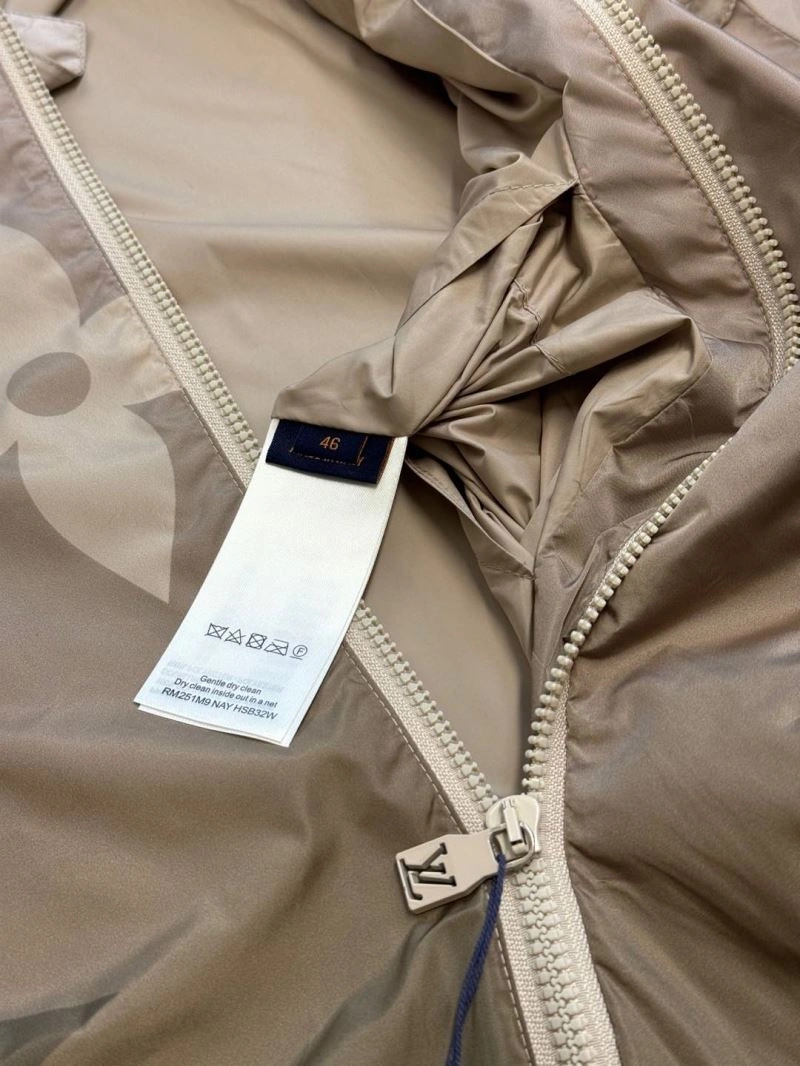 Louis Vuitton Outwear Classic 138636