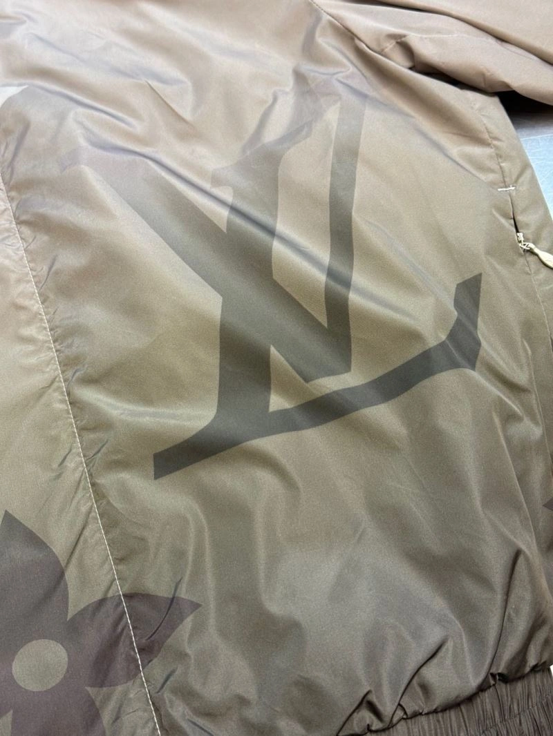 Louis Vuitton Outwear Classic 138636