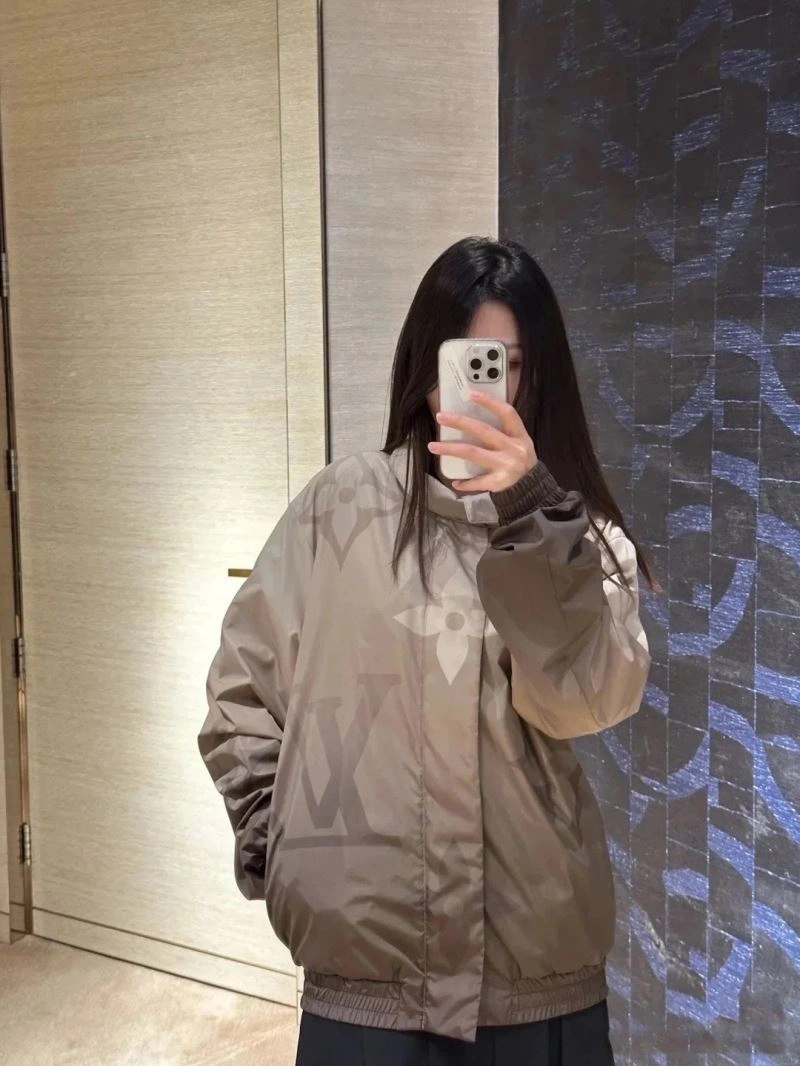 Louis Vuitton Outwear Classic 138636