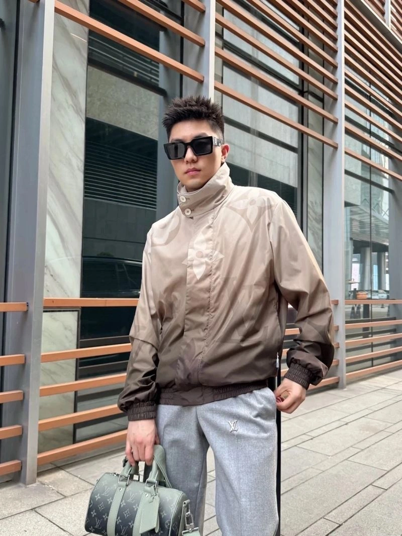 Louis Vuitton Outwear Classic 138636