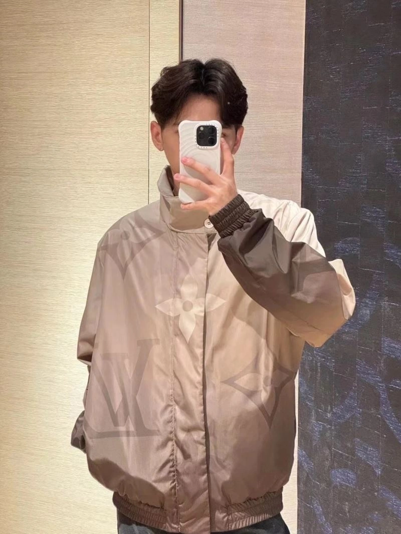 Louis Vuitton Outwear Classic 138636