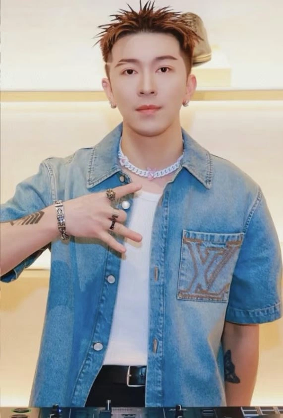 Louis Vuitton Outwear FreshLook 138623