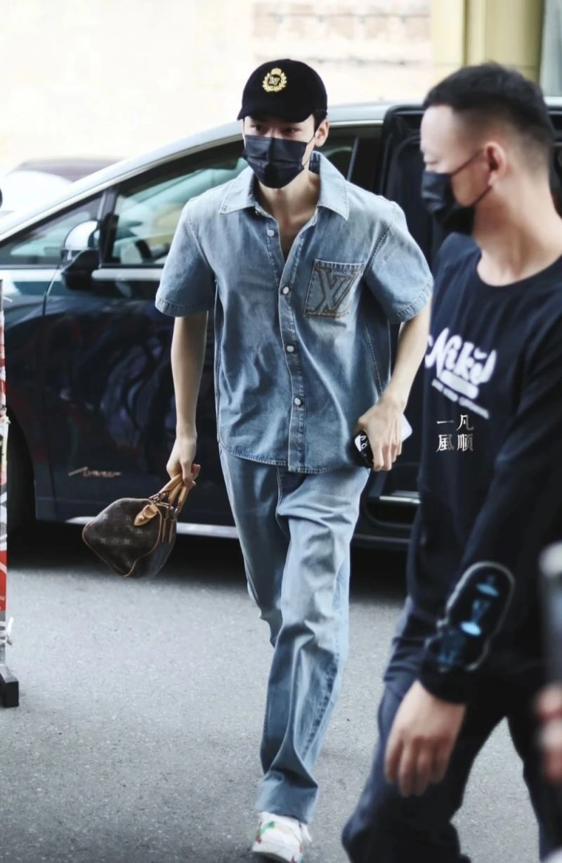 Louis Vuitton Outwear FreshLook 138623