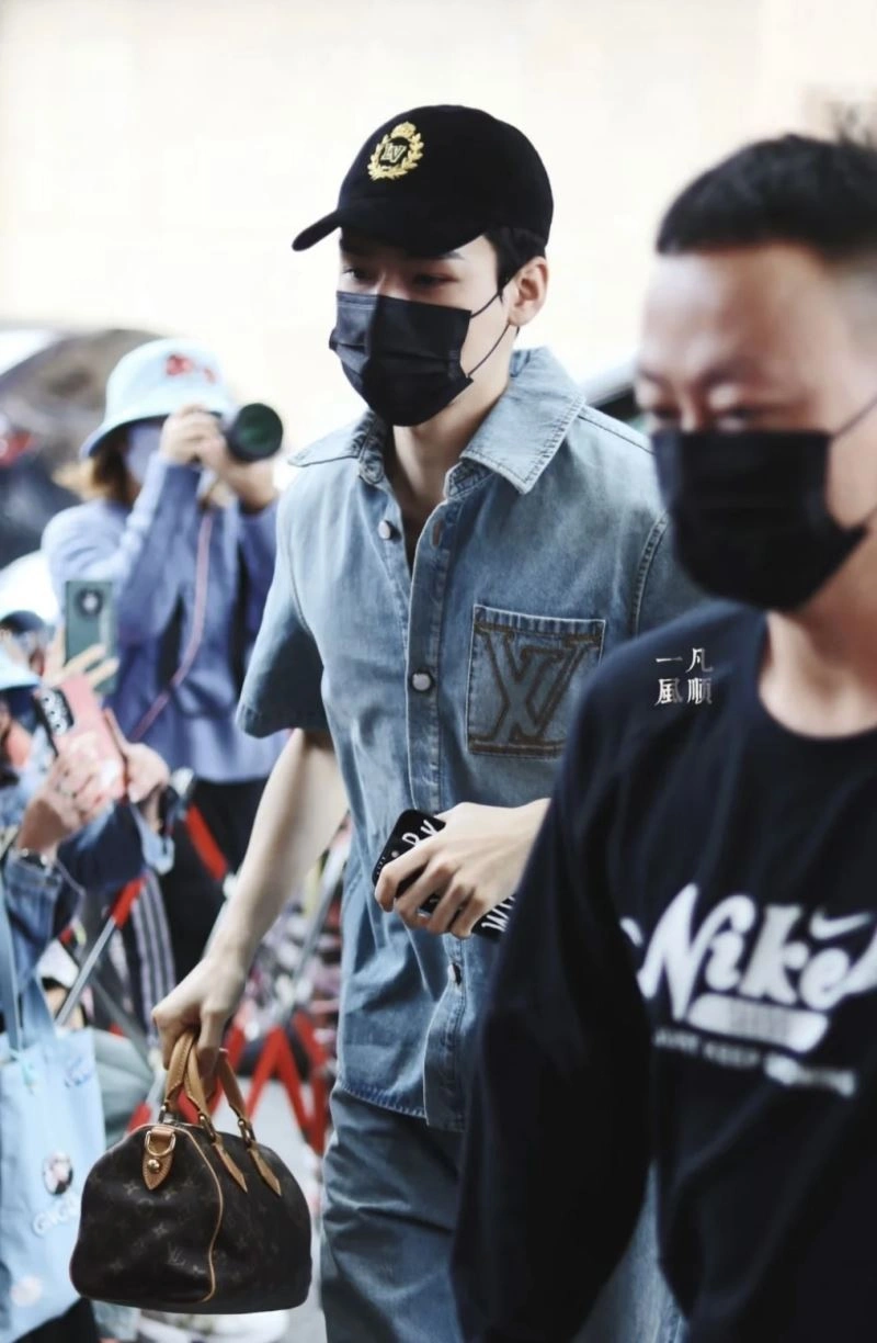 Louis Vuitton Outwear FreshLook 138623