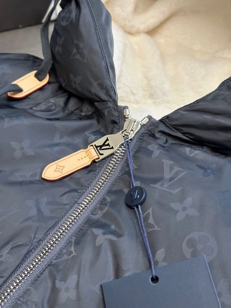 MoistureWicking Louis Vuitton Outwear 138629