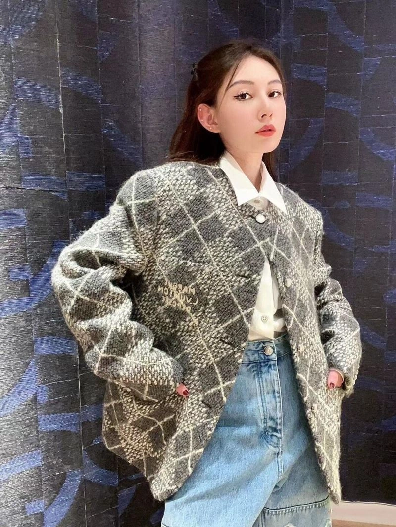 UrbanStyle Louis Vuitton Outwear 138630