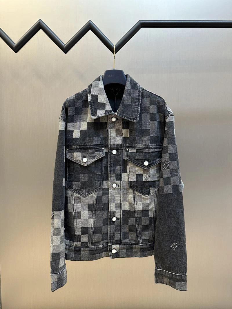 Classic Louis Vuitton Outwear 138622