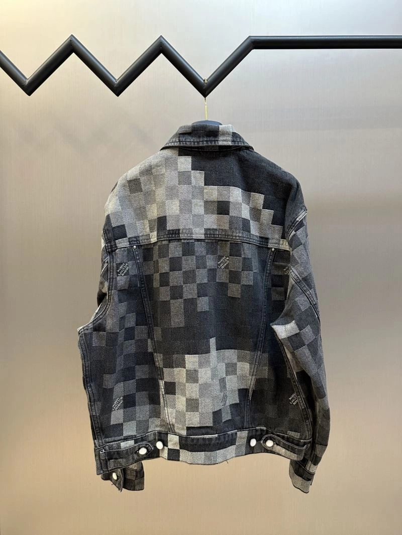 Classic Louis Vuitton Outwear 138622