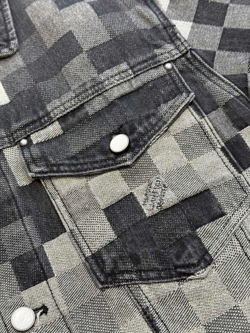 Classic Louis Vuitton Outwear 138622
