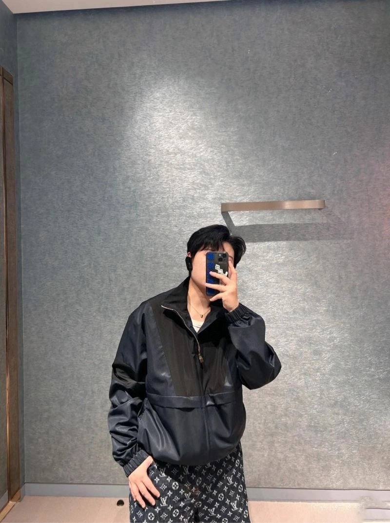 Louis Vuitton Outwear Effortless 138614