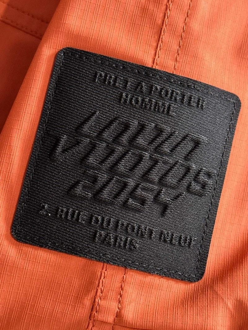 Breathable Louis Vuitton Outwear 138606