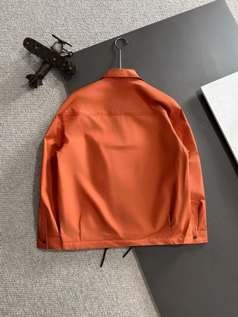 Breathable Louis Vuitton Outwear 138606