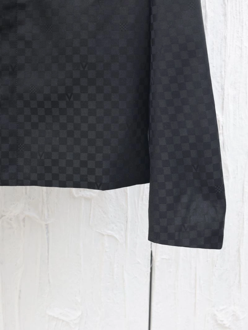 EyeCatching Louis Vuitton Outwear 138626