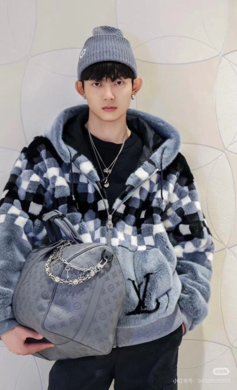 Louis Vuitton Outwear TechFriendly 138628