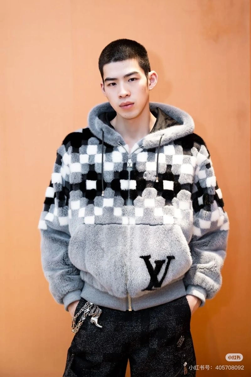 Louis Vuitton Outwear TechFriendly 138628