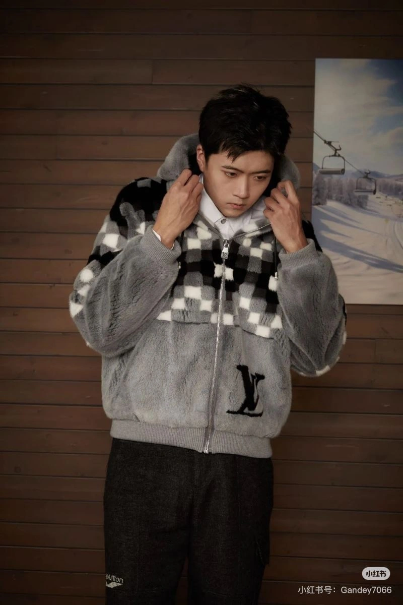 Louis Vuitton Outwear TechFriendly 138628