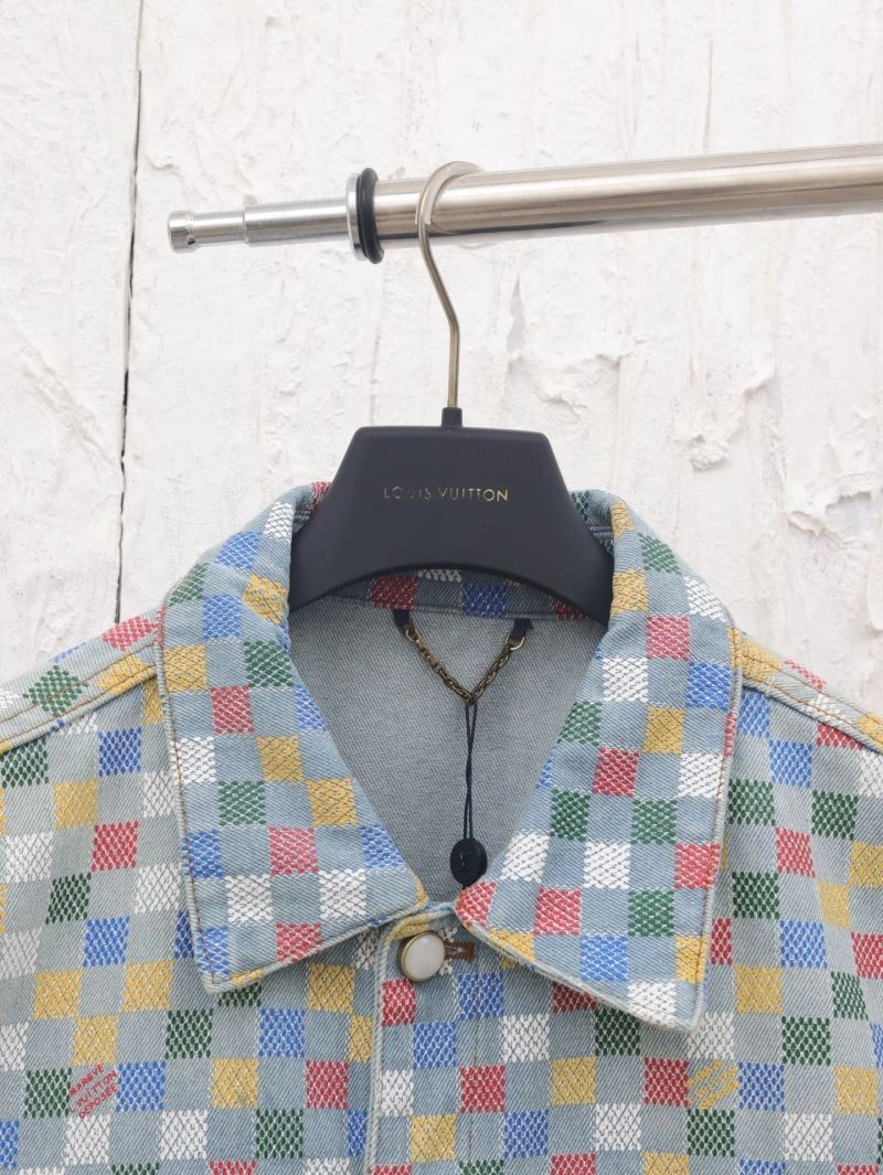 Sophisticated Louis Vuitton Outwear 138633