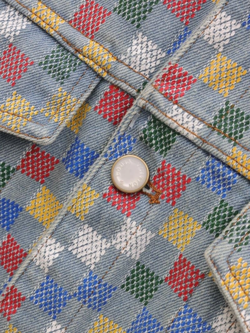 Sophisticated Louis Vuitton Outwear 138633