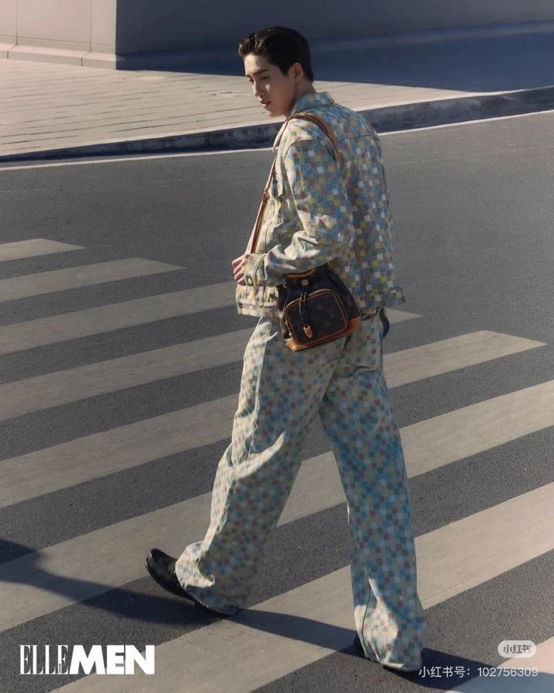 Sophisticated Louis Vuitton Outwear 138633