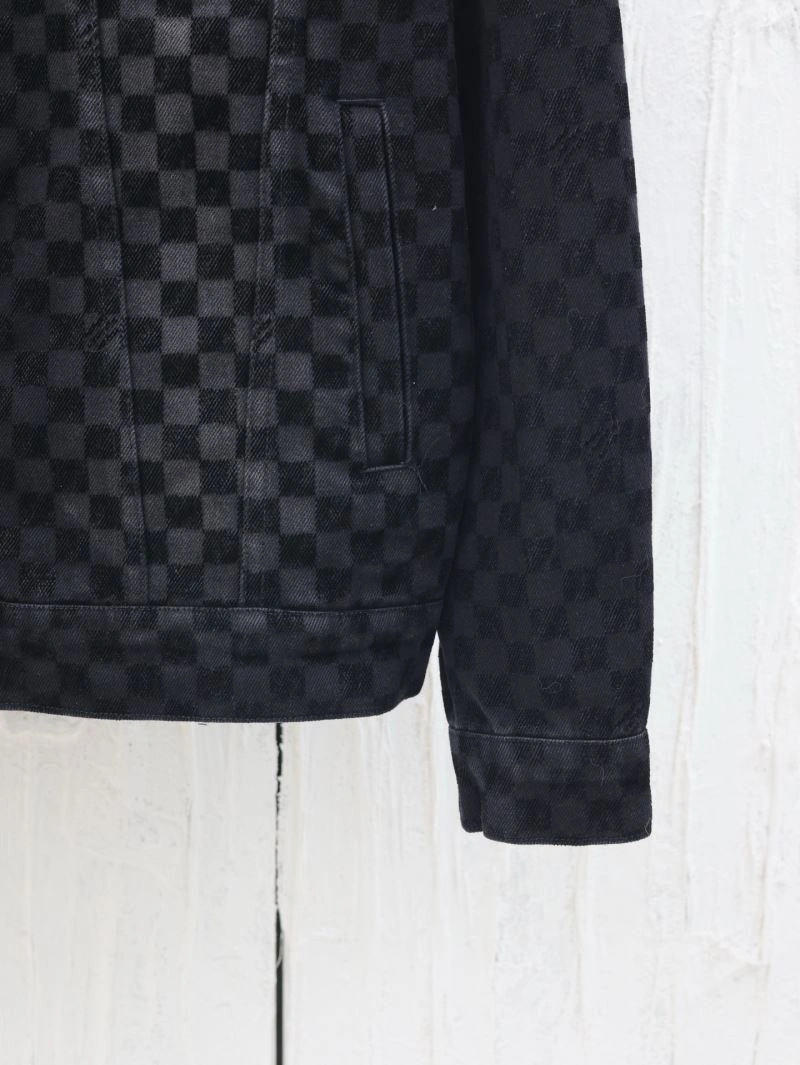 Louis Vuitton Outwear Sleek 138631