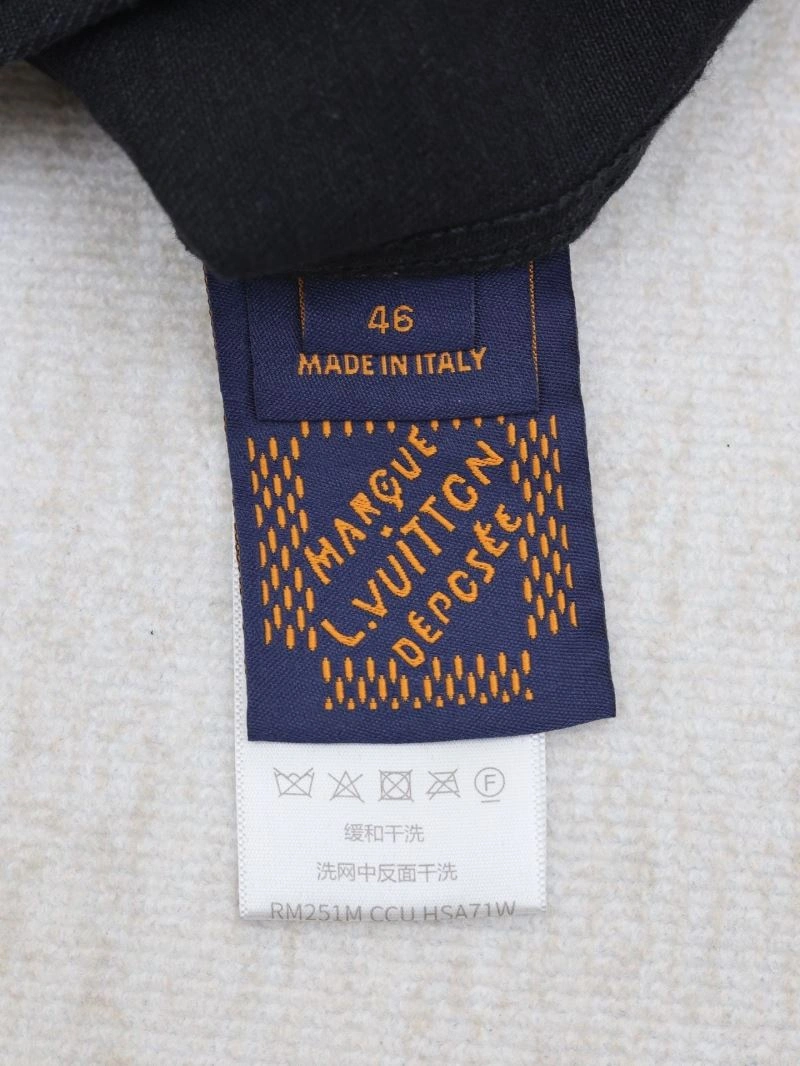 Louis Vuitton Outwear Sleek 138631