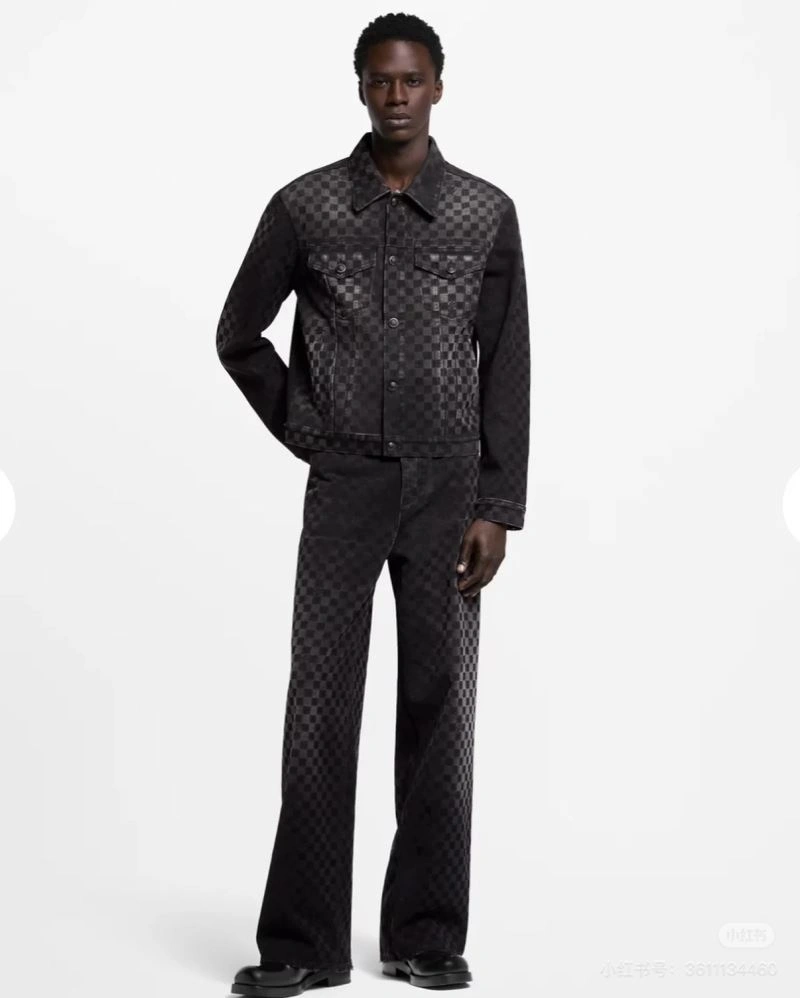 Louis Vuitton Outwear Sleek 138631