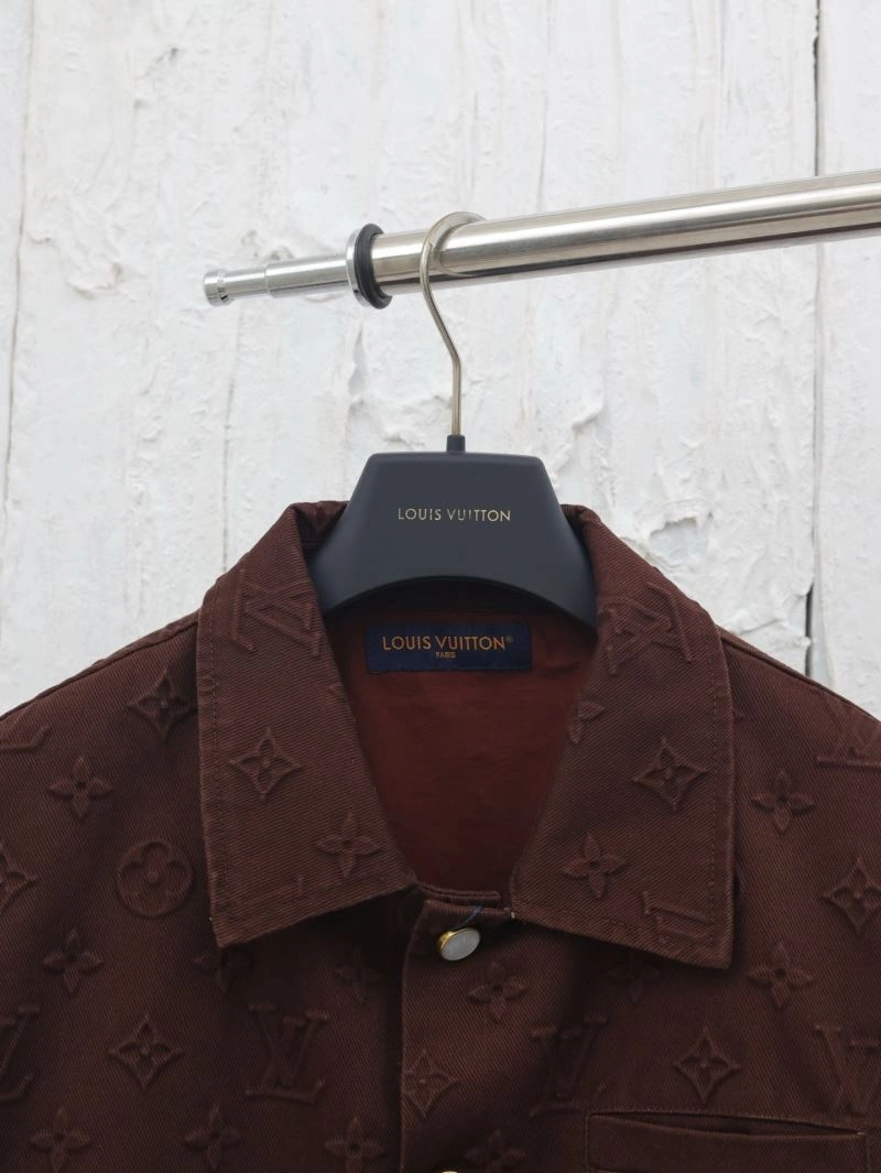 Sporty Louis Vuitton Outwear 138632