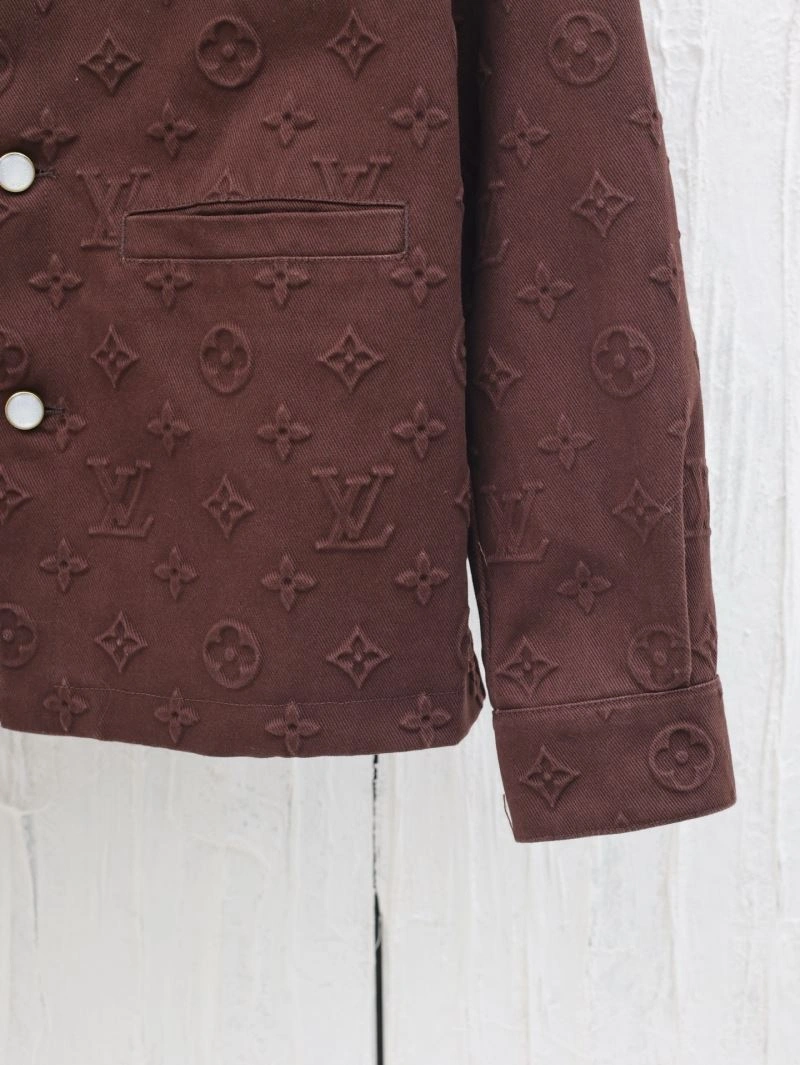 Sporty Louis Vuitton Outwear 138632
