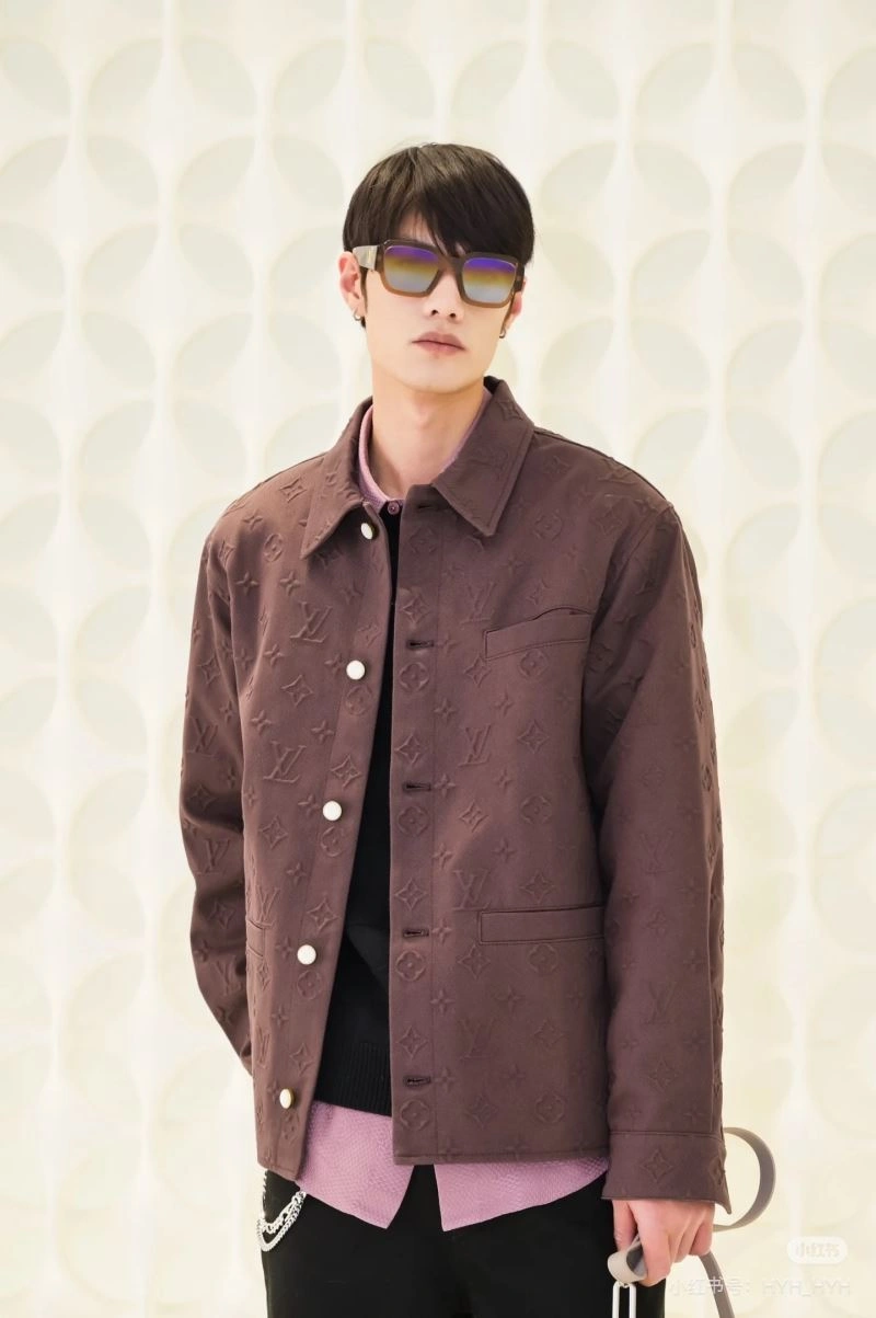 Sporty Louis Vuitton Outwear 138632