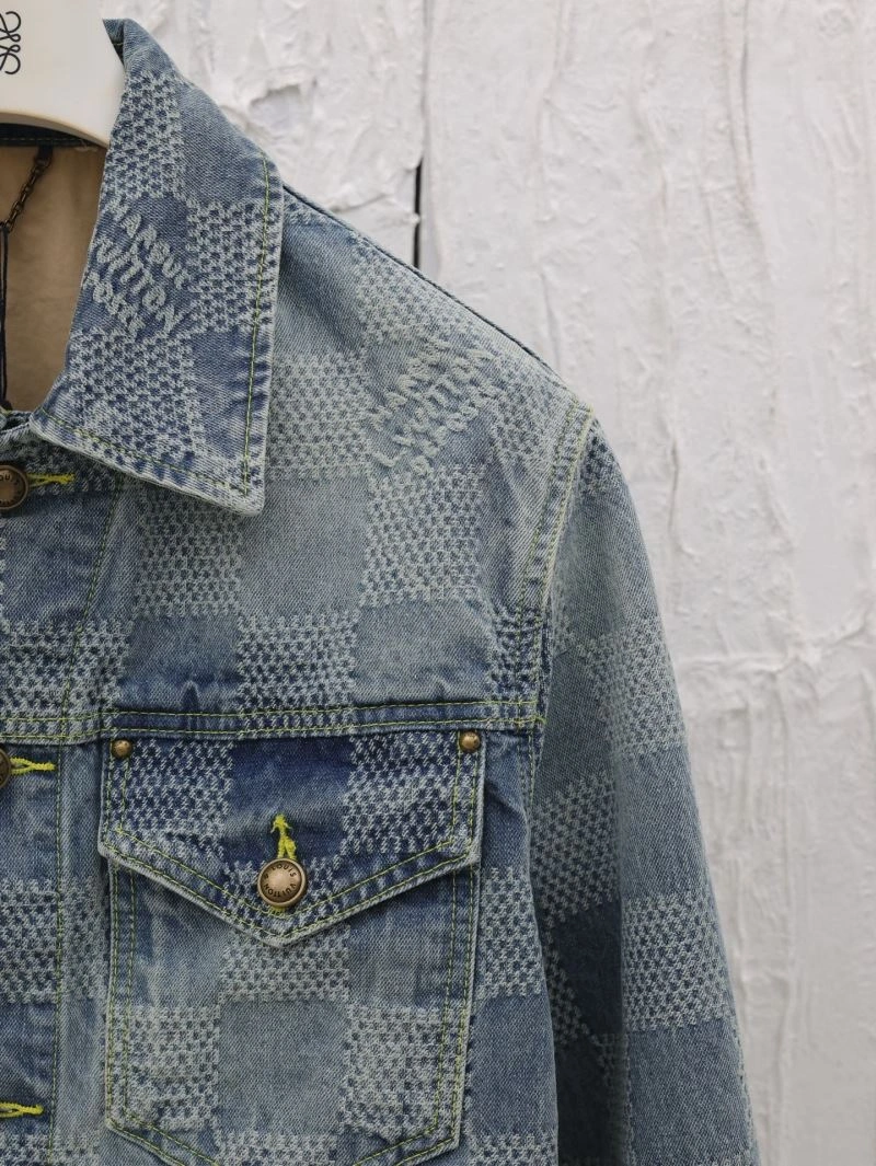 Practical Louis Vuitton Outwear 138612