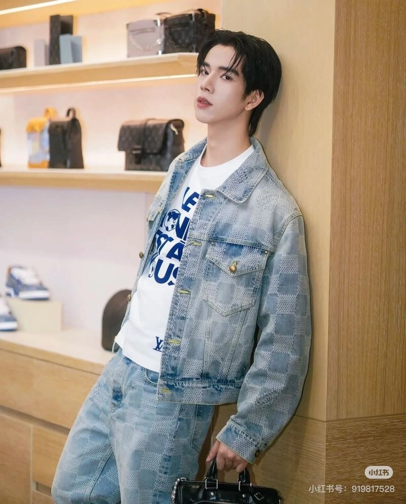 Practical Louis Vuitton Outwear 138612