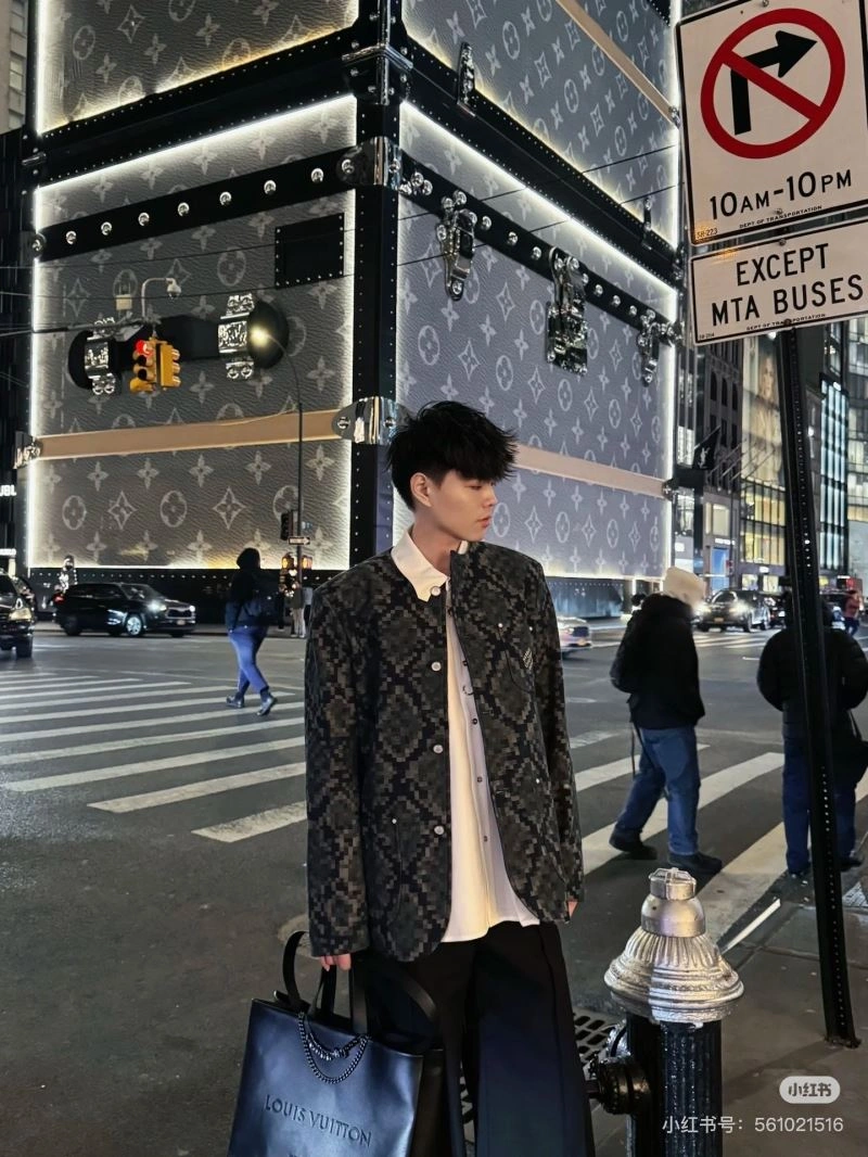 Thermal Louis Vuitton Outwear 138619