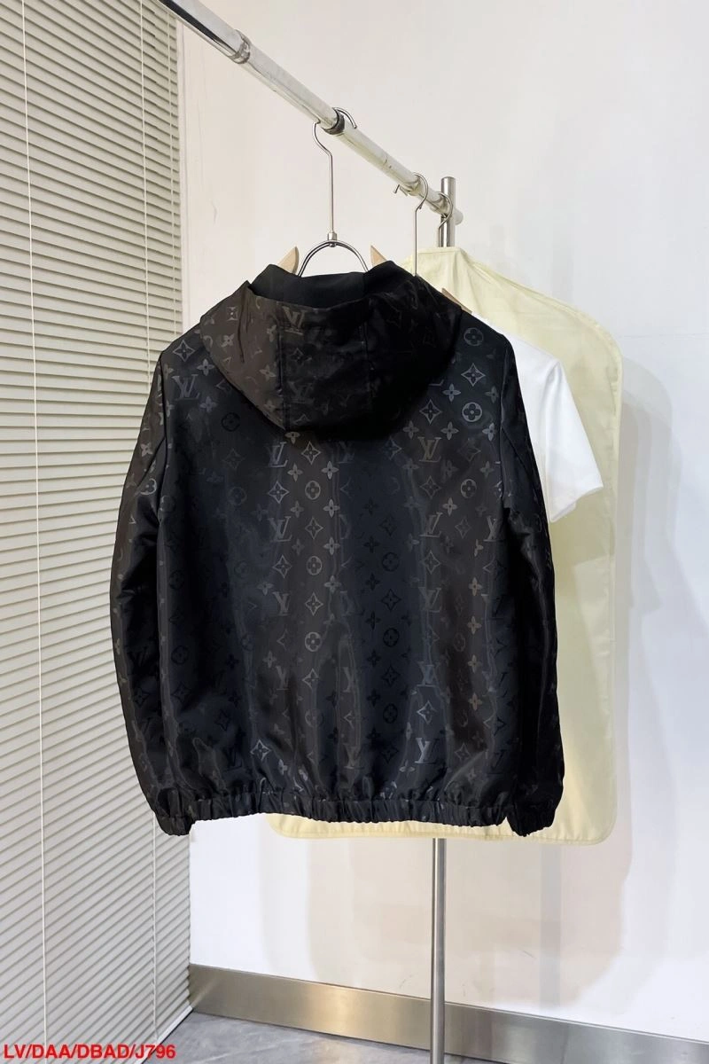 Contemporary Louis Vuitton Outwear 139098