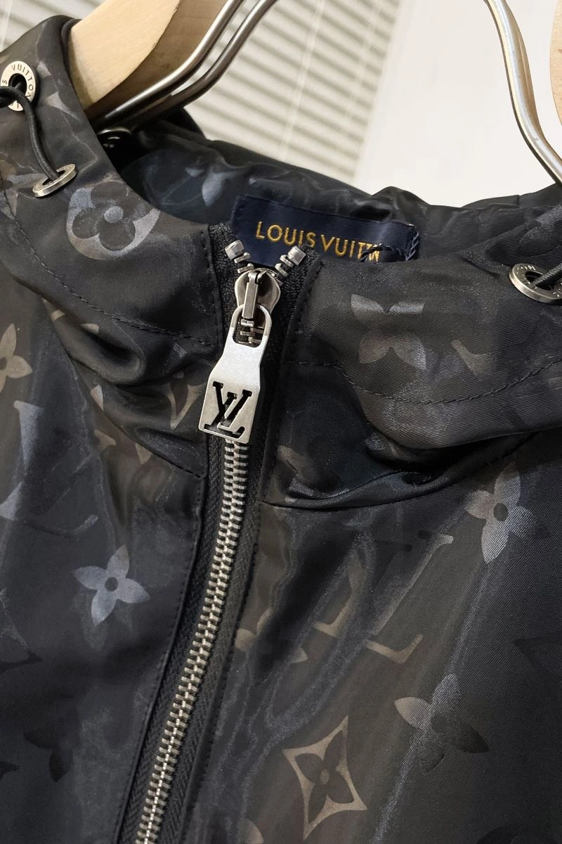 Contemporary Louis Vuitton Outwear 139098