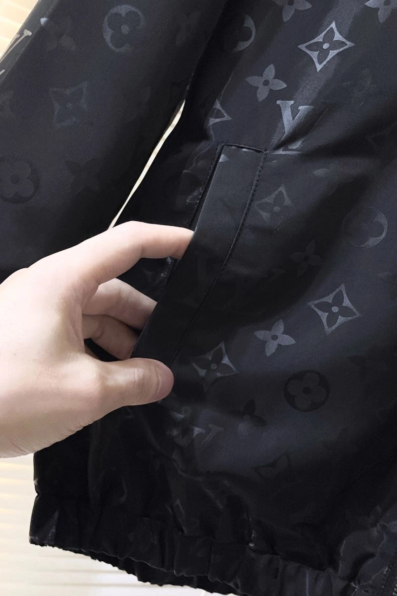 Contemporary Louis Vuitton Outwear 139098