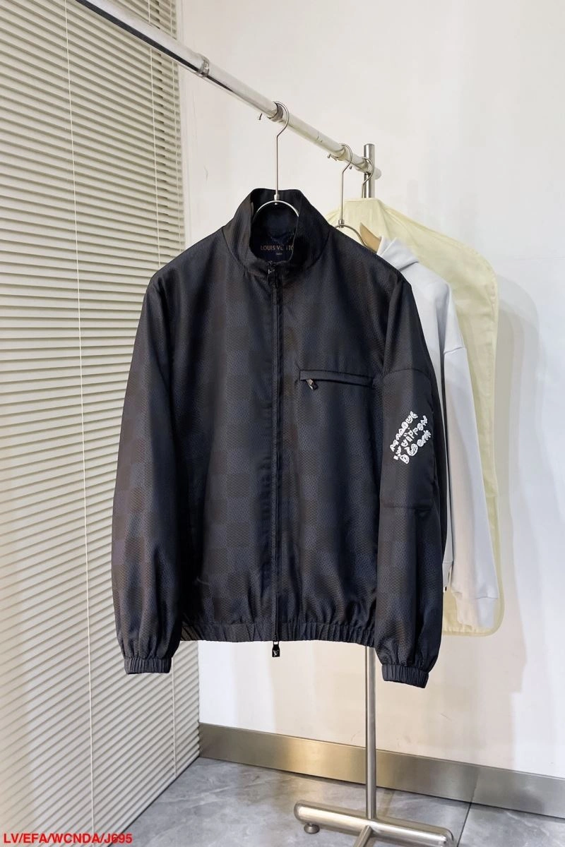 Flexible Louis Vuitton Outwear 139091