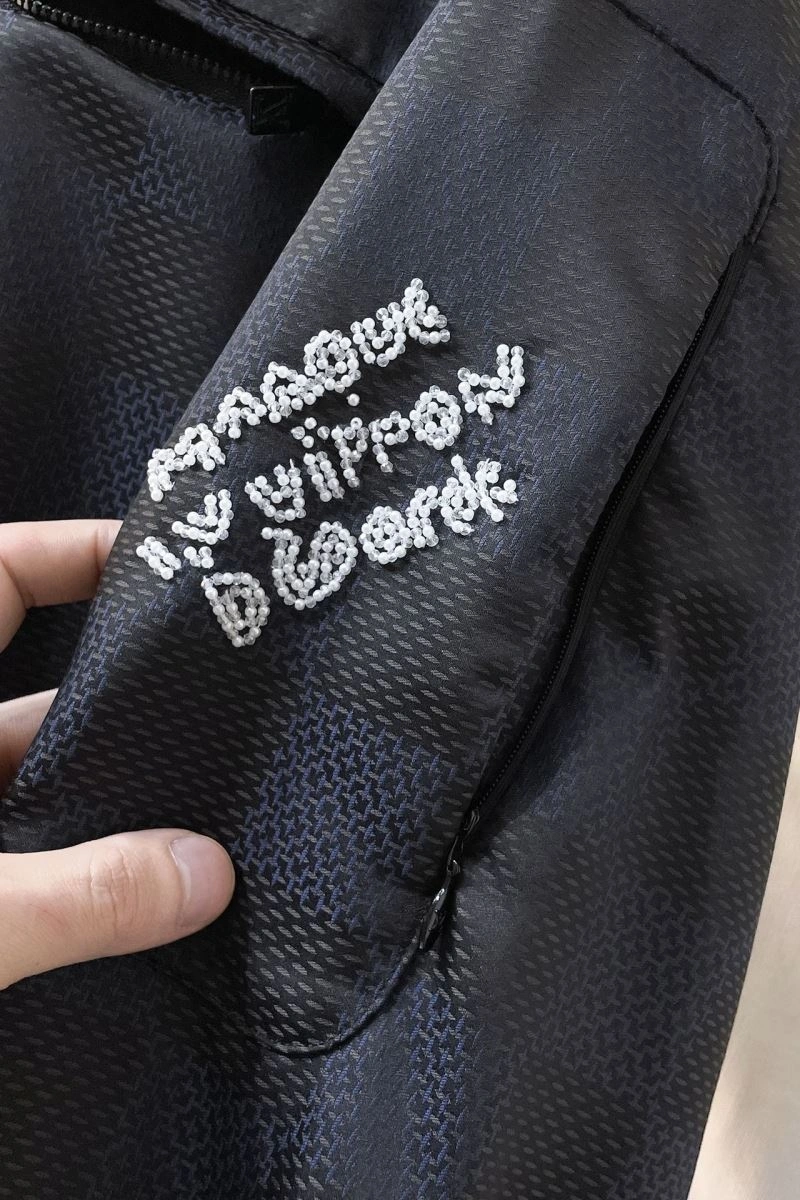 Flexible Louis Vuitton Outwear 139091
