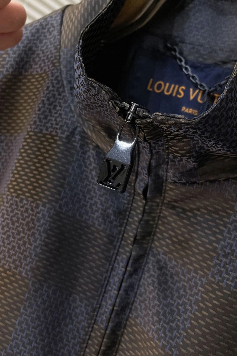 Flexible Louis Vuitton Outwear 139091