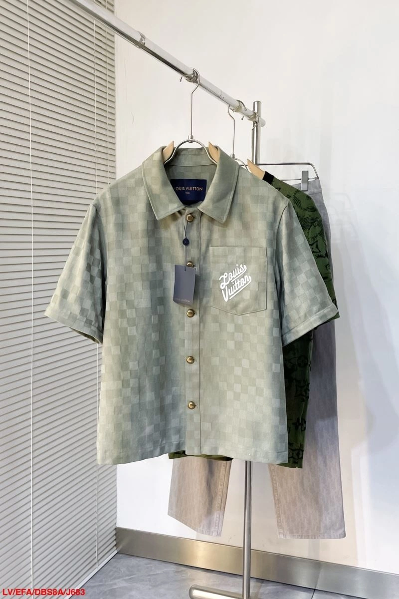 Louis Vuitton Outwear Youthful 139086