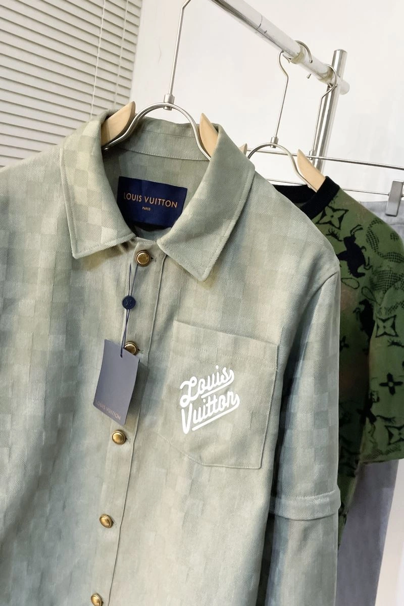 Louis Vuitton Outwear Youthful 139086