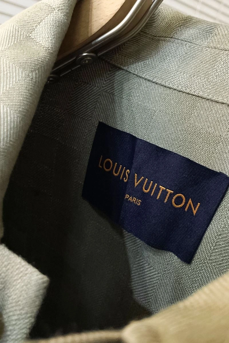 Louis Vuitton Outwear Youthful 139086