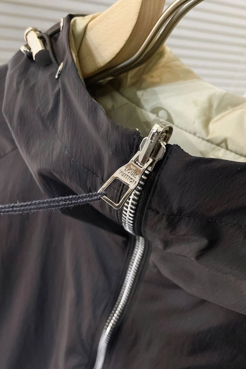 Flexible Louis Vuitton Outwear 139083
