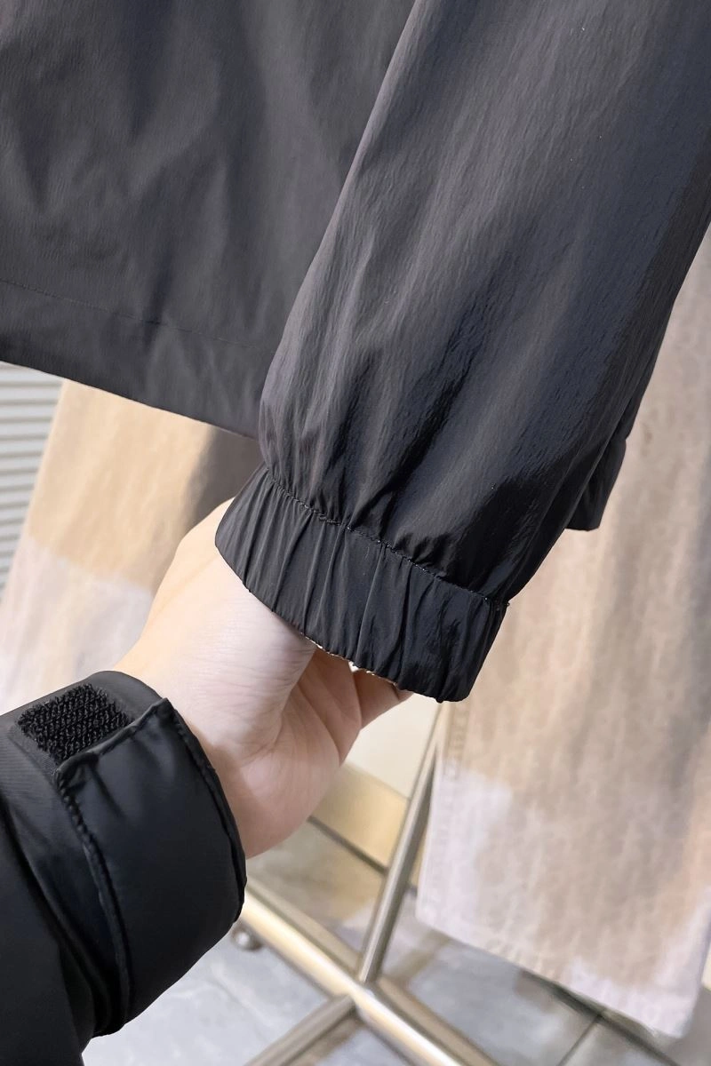 Flexible Louis Vuitton Outwear 139083