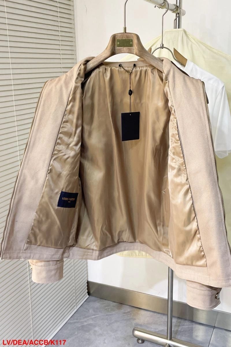 DailyWear Louis Vuitton Outwear 139077