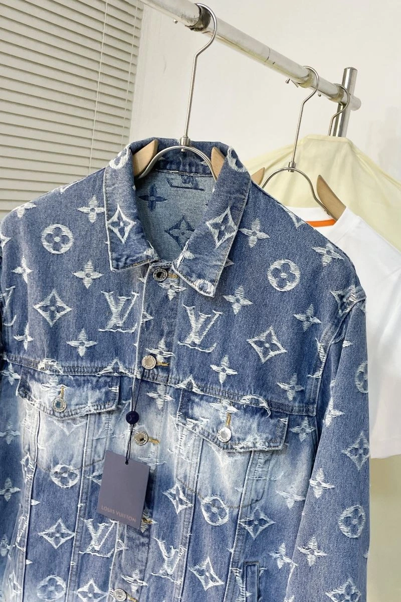GoAnywhere Louis Vuitton Outwear 139067