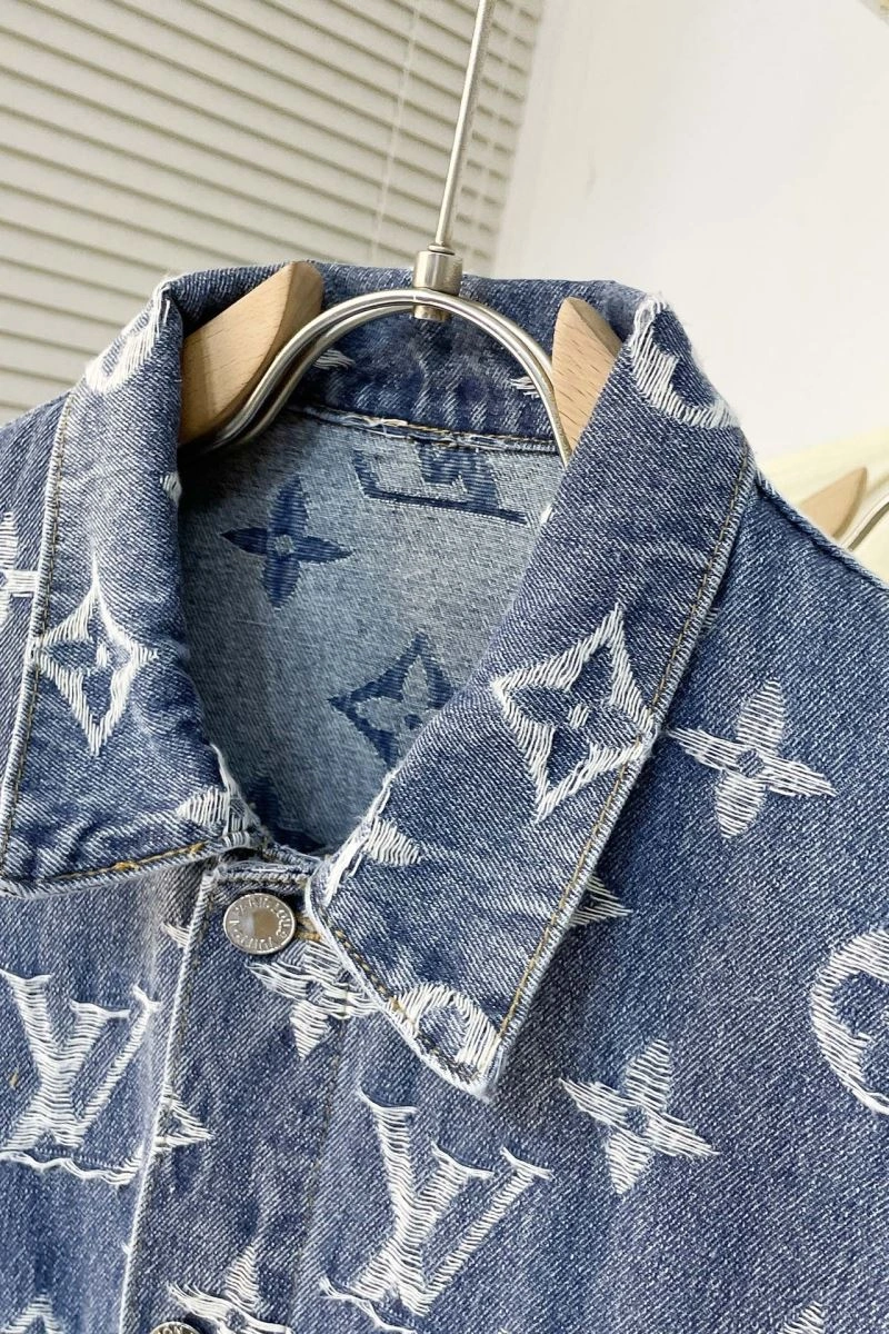 GoAnywhere Louis Vuitton Outwear 139067