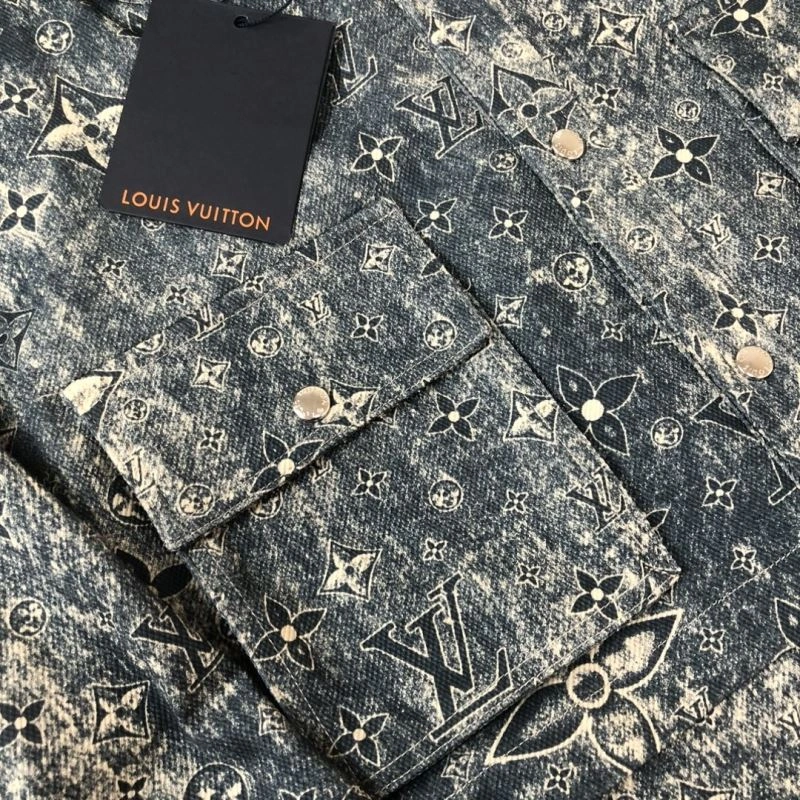 Casual Louis Vuitton Outwear 139080